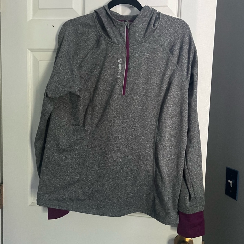 SALE! 💸 Reebok women's hoodie gray with purple accent size XL * LOWEST PRICE *